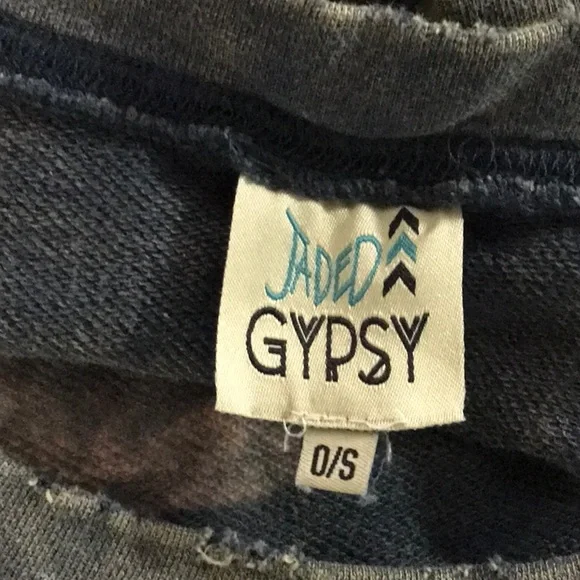 Jaded Gypsy
Green Sweatshirt with Bee and Floral Design - Picture 9 of 9